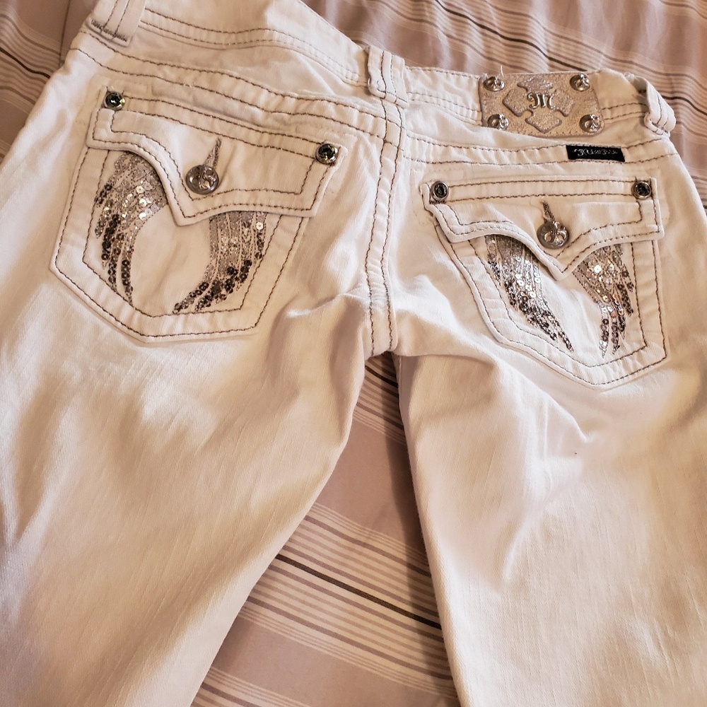 Size 26 White Miss Me jeans